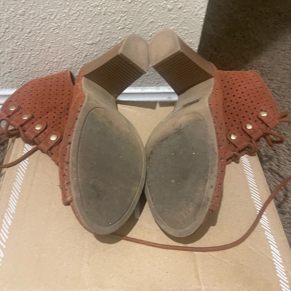 Rust brown booties. - Picture 3 of 8